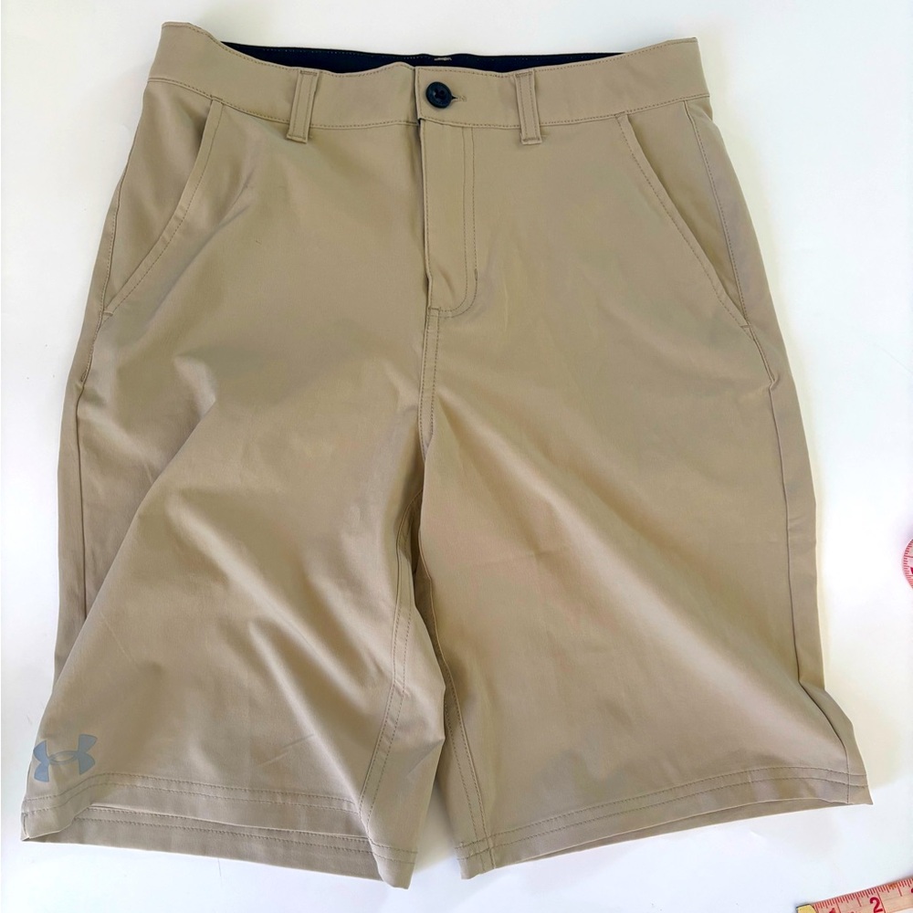 Under Armour Boys' Khaki Shorts sz16